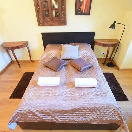 Elegant Old Town Ii Apartment